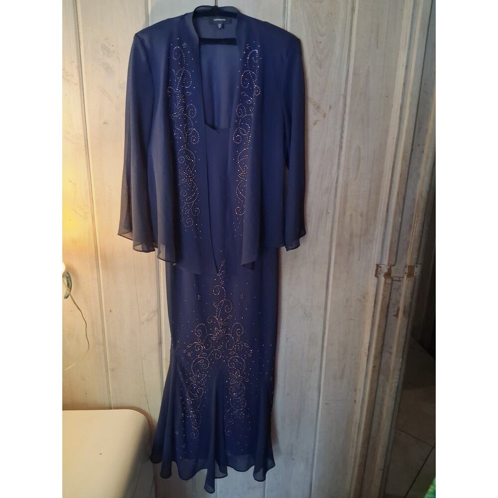 R & M Richards Formal Dress and Jacket Size 16
Navy Midi Length - Picture 3 of 7
